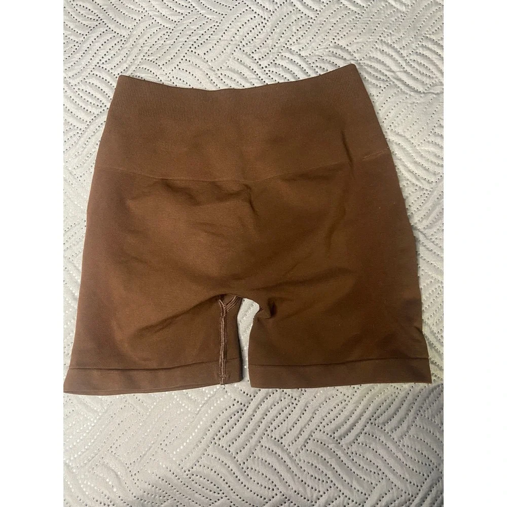 Alphalete Womens Seamless Scrunch Butt Biker Shorts Brown XS